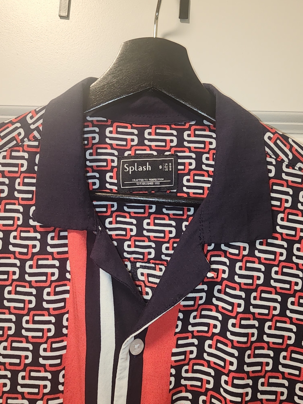 Splash Retro Chain Link Button-Up Shirt in Navy, Red & White